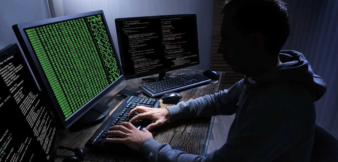 Хакеры крадут друг у друга данные банковских карт