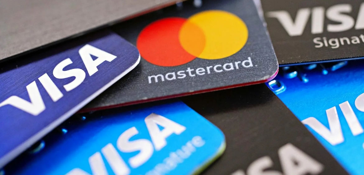 Mastercard и Visa приостанавливают работу в России