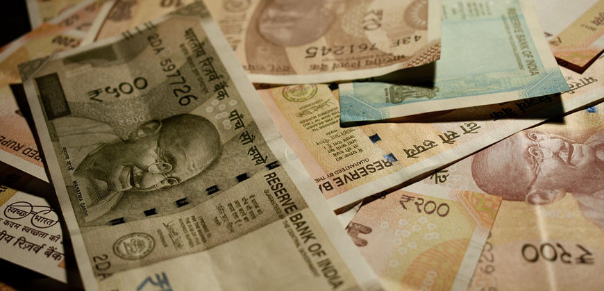 В российских банках появляются вклады в индийских рупиях